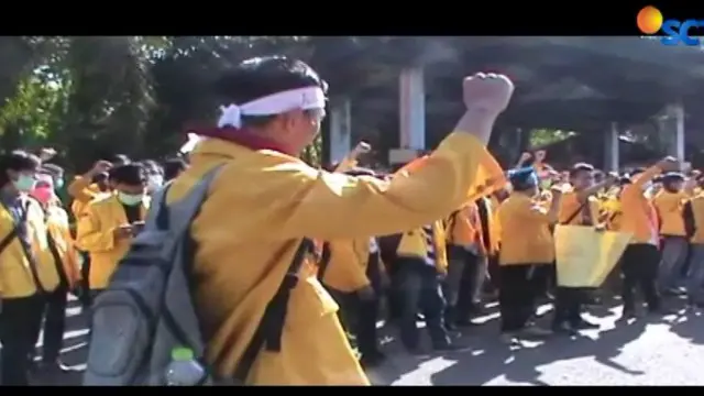 Tak kurang dari 300 mahasiswa berkumpul di lapangan Kampus Universitas Sriwijaya (Unsri), Indralaya, Ogan Ilir, Sumatera Selat