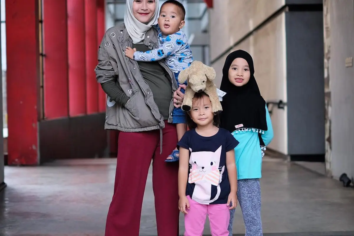 [Bintang] Zaskia Adya Mecca