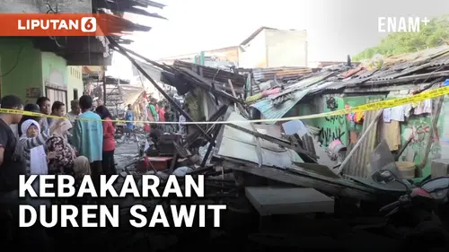  Pasca Kebakaran di Duren Sawit, Warga Mengaisi Harta Bendanya