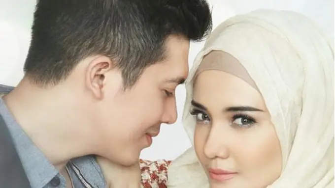 Irwansyah dan Zaskia Sungkar