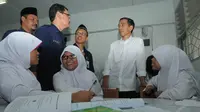 Kala Jokowi Tantang Siswa SD Bermain Catur