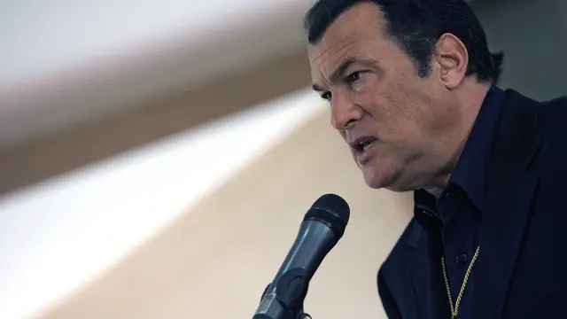 [Bintang] Steven Seagal