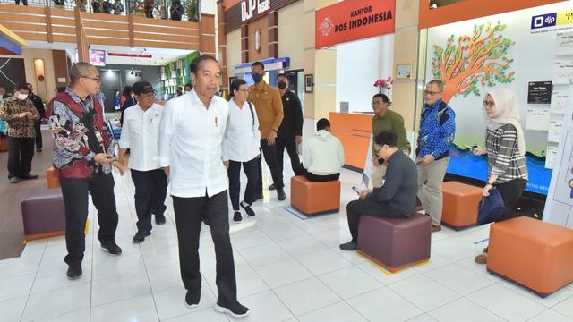 Jokowi Sidak Kantor Pajak Solo
