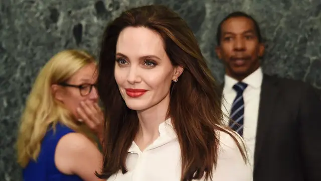 [Bintang] Angelina Jolie