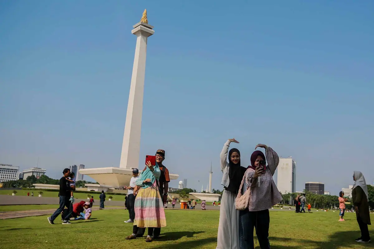 Kawasan Monas Ramai Dikunjungi Wisatawan