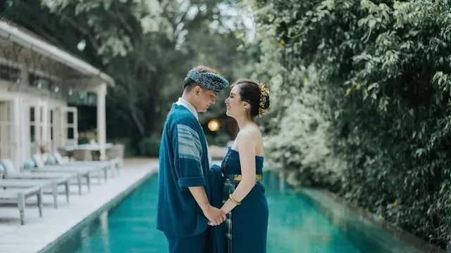 14 Gaya Chelsea Olivia dan Glenn Alinskie saat Liburan di Bali, Kompak Pakai Baju Adat-Kasual