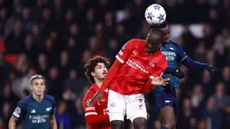 Arsenal sempat lebih dahulu memimpin di babak pertama lewat gol Eddie Nketiah. (KENZO TRIBOUILLARD / AFP)