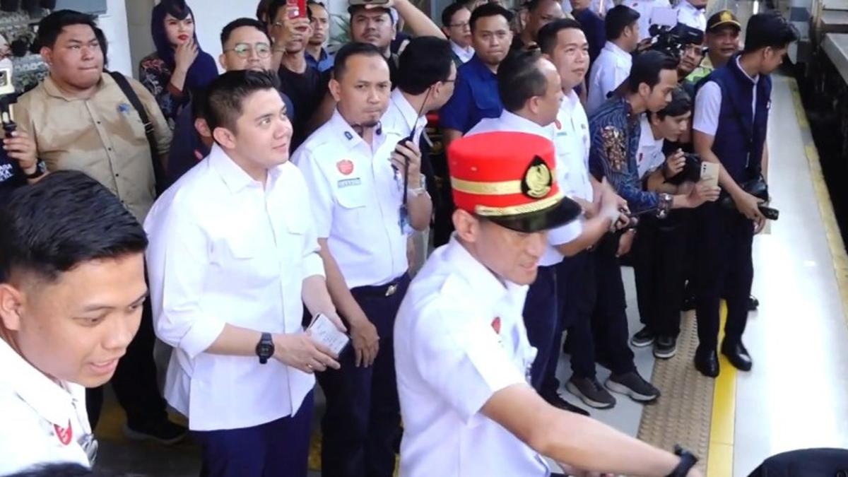 Seskab Teddy Pastikan Kenyamanan dan Harga Terjangkau KA Ekonomi Kerakyatan