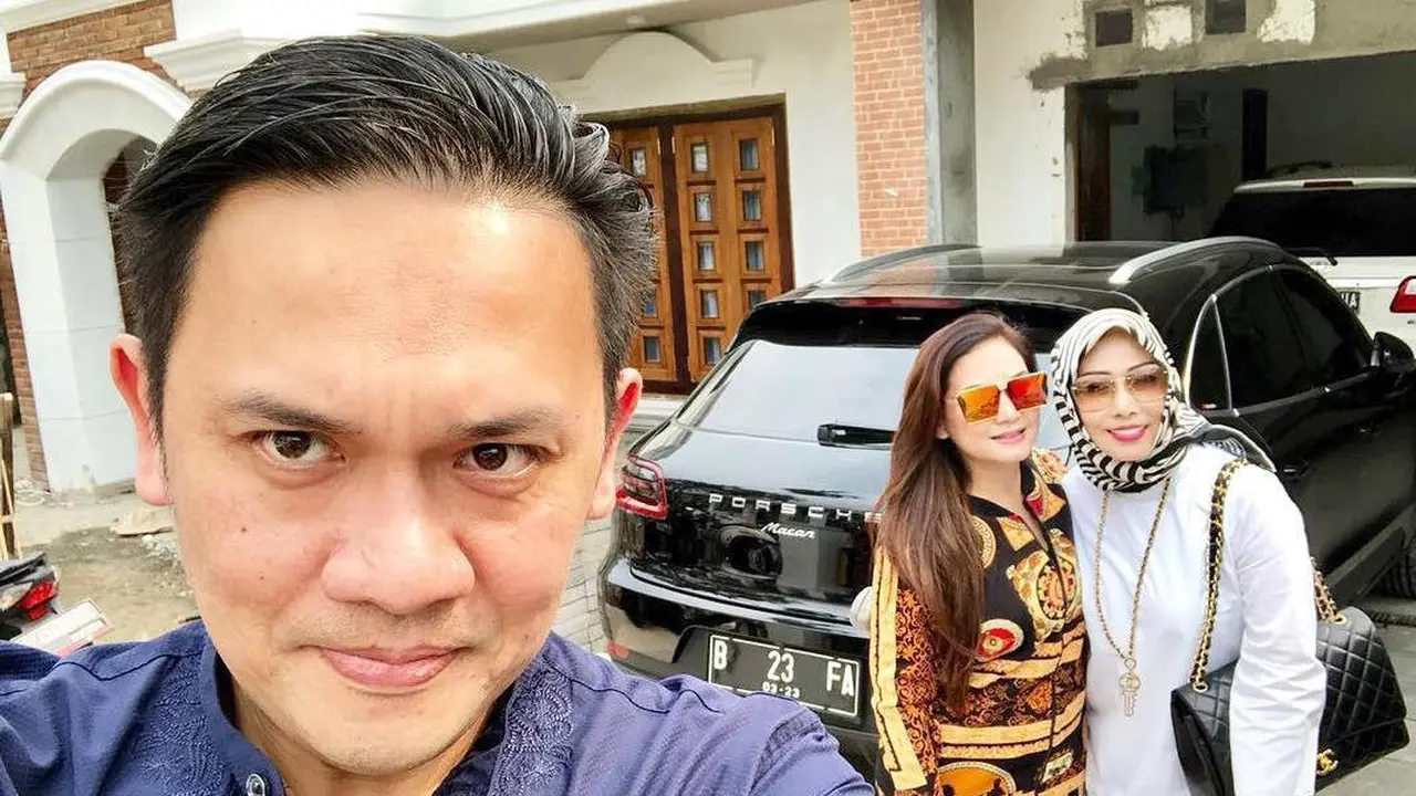 Farhat Abbas dan Nia Daniaty
