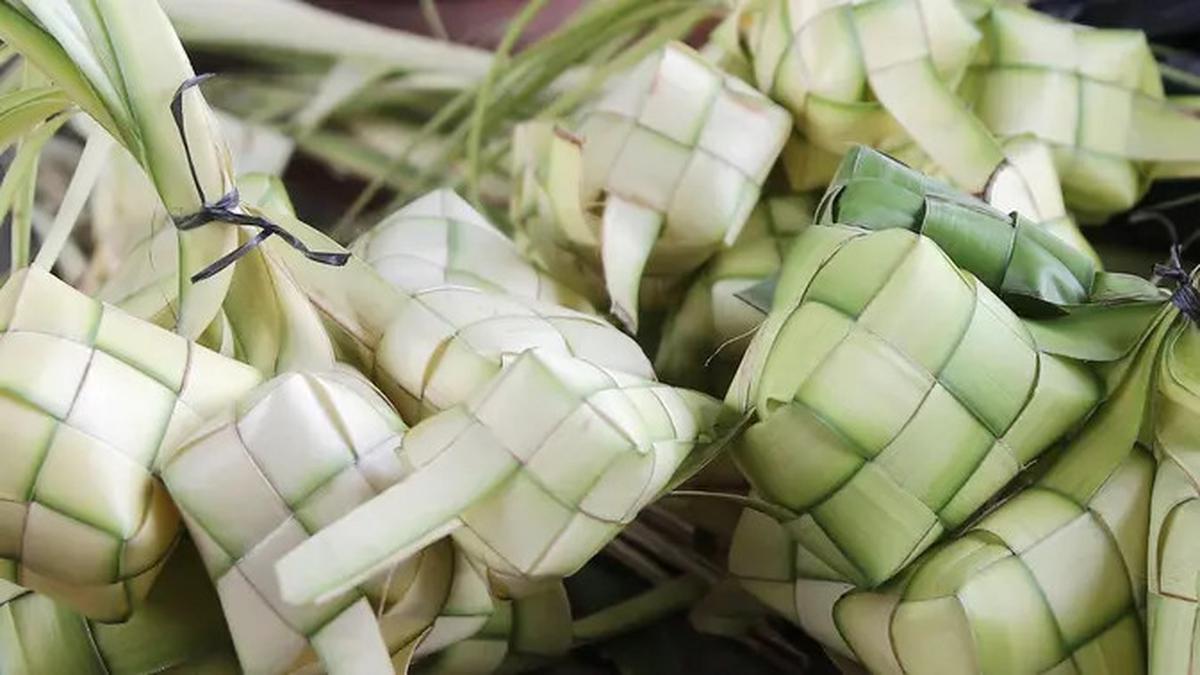 Cara Merebus Ketupat Lebaran Agar Tidak Cepat Basi dan Matang Sempurna