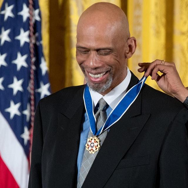30 Kata Kata Inspiratif Kareem Abdul Jabbar Pencipta Skor Terbanyak Di Pentas Nba Ragam Bola Com