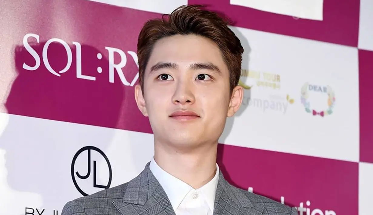 D.O merupakan personel EXO pertama yang mencoba dunia akting. Kemampuan aktingnya juga patut diacungi jempol. (Foto: Allkpop.com)