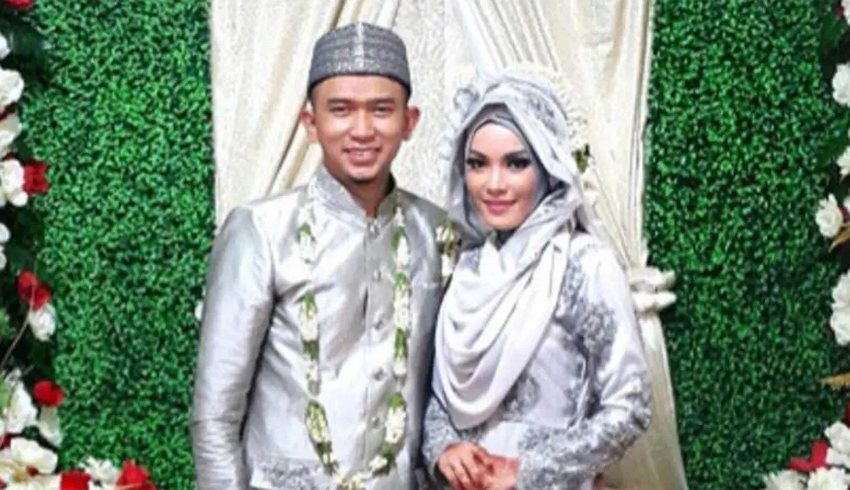 Pertemuan pertama tidak ada kesan yang istimewa pada pasangan pemeran Alfie Alfandy dan Fitri Arifin. Tidak ada pacaran hingga pada akhirnya meresmikan hubungannya di sebuah ikatan pernikahan. (dok. Pribadi)