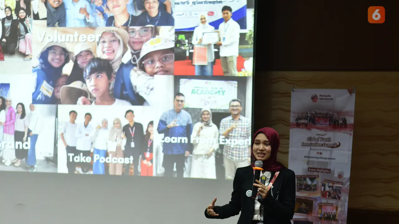 Volika Sinci Sari, mojang asal Sukabumi saat jadi pembicara di GYIS 2025 di Singapura dan Malaysia. (Liputan6.com/Istimewa).