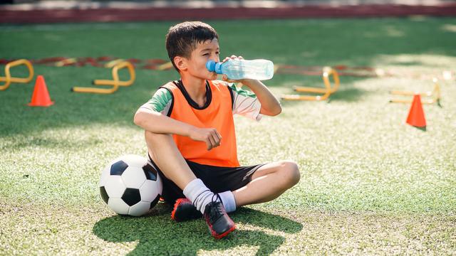 Pentingnya Air Mineral dalam Mencegah Stunting, Begini Faktanya!