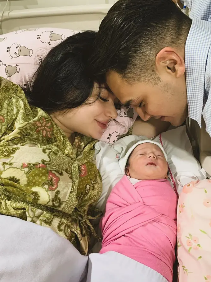 [Fimela] Asmirandah melahirkan