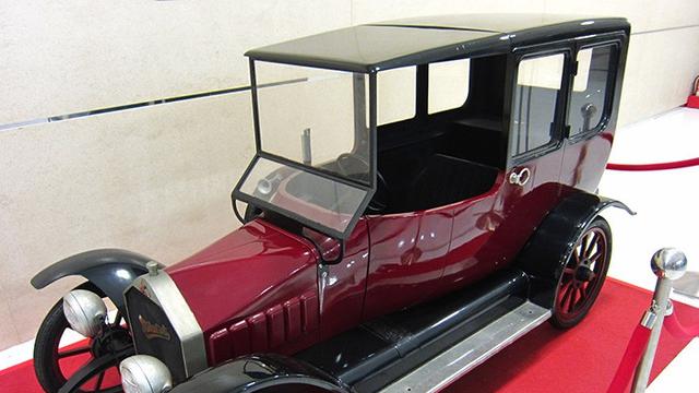 Mobil era 1900-1920-an (Boredpanda)