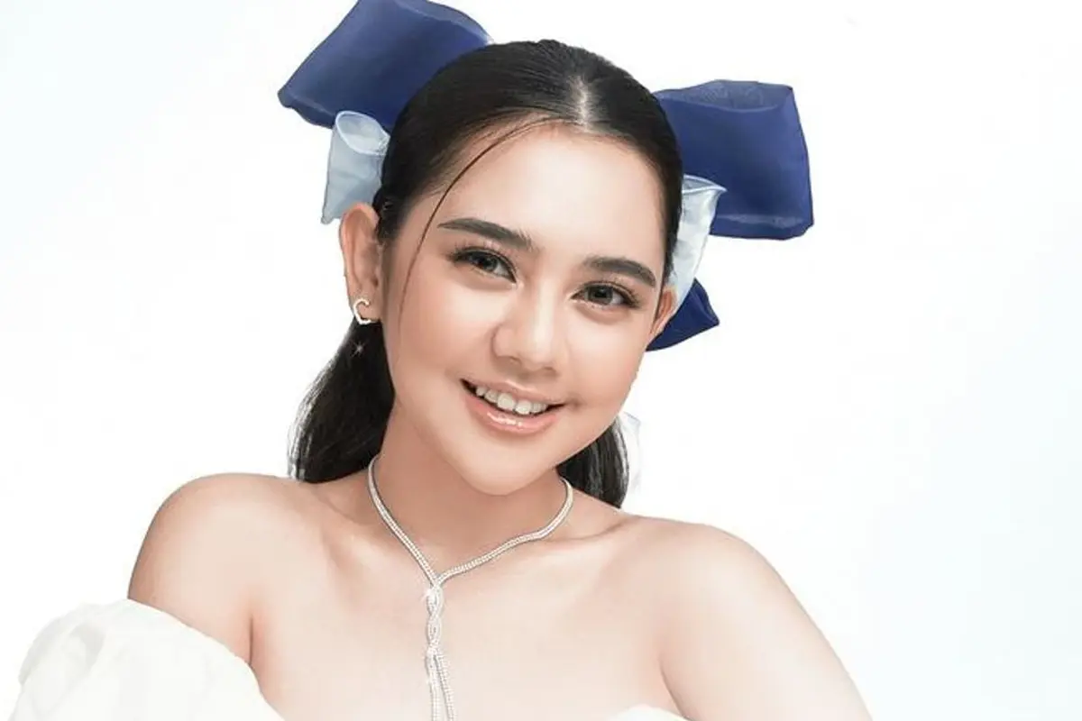 Ziva Magnolya (https://www.instagram.com/p/C9H9y4bS5gq/)