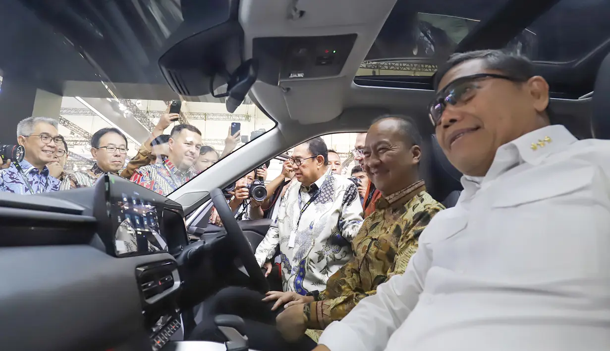 Pameran kali ini diikuti lebih dari 60 merek otomotif. Di antaranya 40 merek kendaraan penumpang, 4 merek kendaraan komersial, 17 merek sepeda motor, dan 4 merek karoseri. (merdeka.com/Arie Basuki)