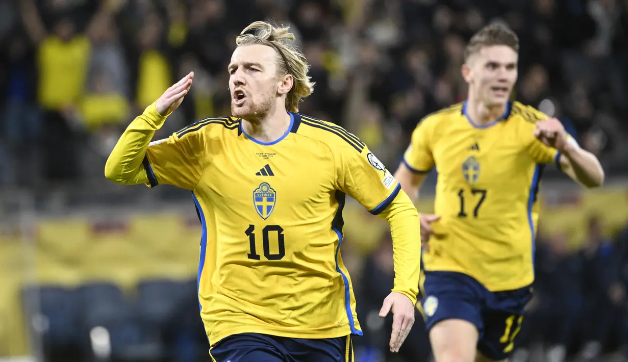 Gelandang Swedia Emil Forsberg berselebrasi setelah mencetak gol ke gawang Azerbaijan pada pertandingan kualifikasi grup F UEFA Euro 2024 di Friends Arena di Solna, di luar Stockholm, Selasa, 28 Maret 2023. (AFP/Fredrik Sandberg)
