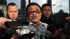 Dirjen Otda Kemendagri Soni Sumarsono menjawab pertanyaan wartawan usai diperiksa oleh penyidik di Gedung KPK, Jakarta, Kamis (10/1). Soni diperiksa sebagai saksi untuk tersangka Kadis PUPR Kabupaten Bekasi Jamaludin. (Merdeka.com/Dwi Narwoko)