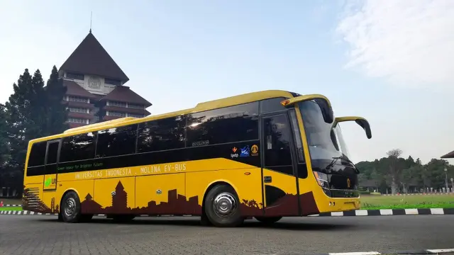 Bus Listrik UI
