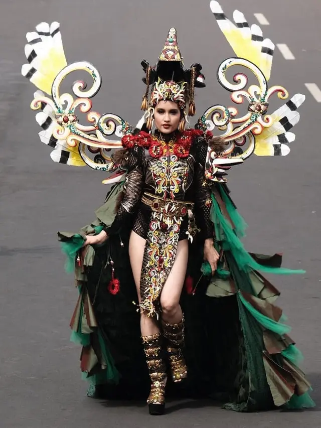 [Fimela] Cinta Laura