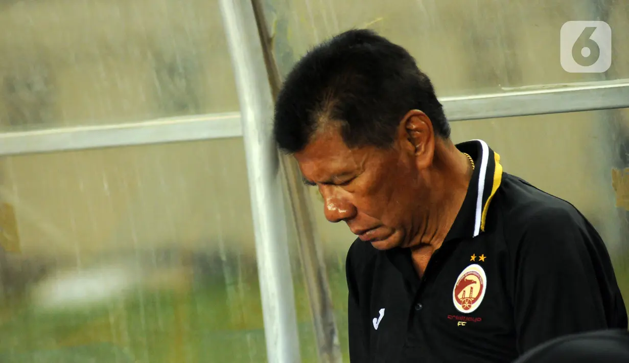Benny Dollo sempat mendapatkan perawatan intensif di RSUD Tangerang Selatan pada Juli 2022. Selain pernah mengidap COVID-19, mantan pelatih Sriwijaya FC ini juga punya sejumlah keluhan seperti sesak napas dan kondisi fisik menurun. (Liputan6.com/Helmi Fithriansyah)