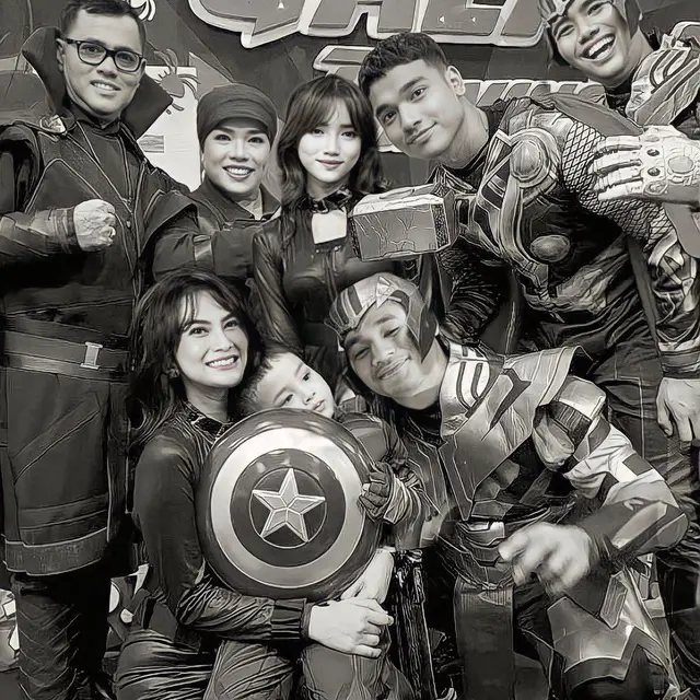 6 Foto Editan Keluarga Fuji Bareng Vanessa Angel dan Bibi Ardiansyah, Hadirnya Terasa