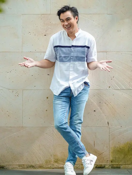 <p>Yang terbaru artis yang juga Youtuber Baim Wong juga mendapat undangan khusus dari Raja Salman. Melansir dari Okezone.com, pria dua orang anak itu akan berangkat haji pada 7Juni mendatang. Itulah beberapa artis yang sempat mendapatkan undangan langsung dari kerajaan Arab Saudi yang dihimpun dari berbagai sumber. [Instagram/baimwong]</p>