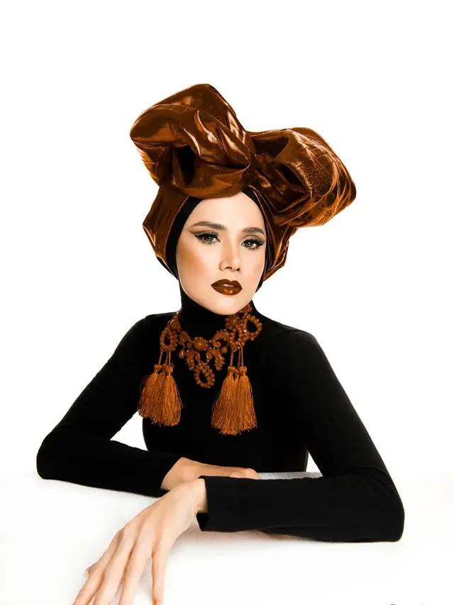 7 Gaya Mulan Jameela dengan Busana Nyentrik, Curi Perhatian