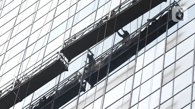 Gedung Jakarta Kusam Akibat Polusi Udara