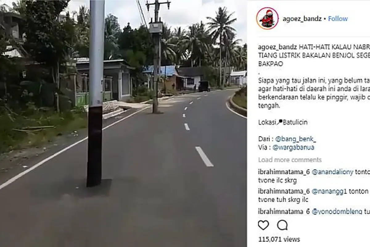 Jalanan di wilayah Batulicin itu pada bagian jalur kiri tepat di tengah-tengahnya berjejer tiang listrik