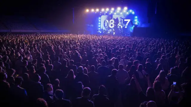 Konser musik di Barcelona yang digelar pada Sabtu (27/3) merupakan acara komersial besar pertama yang diadakan selama pandemi COVID-19.