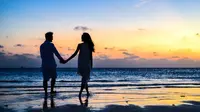 Ilustrasi pasangan cinta, romantis. (Photo by Asad Photo Maldives/Pexels)