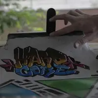 Bermain 'fingerboard' ternyata tak kalah mengasyikkan dari 'skateboard.'