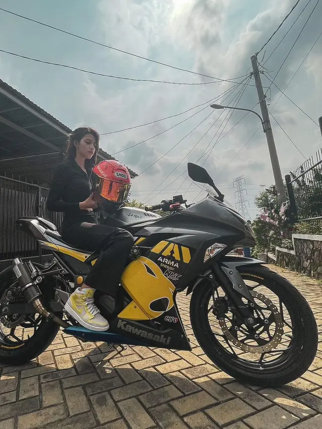Lania Fira Naik Motor Sport