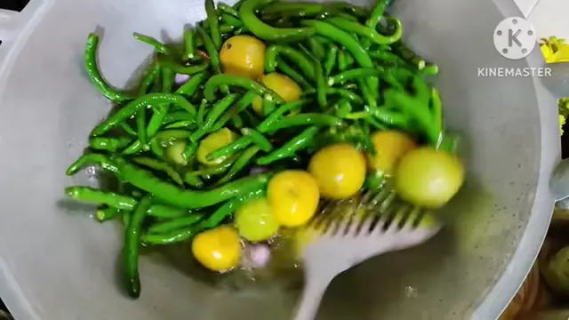 Tanpa Direbus Lebih Dulu, Begini Cara Bikin Sambal Hijau ala Rumah Makan Padang yang Wangi