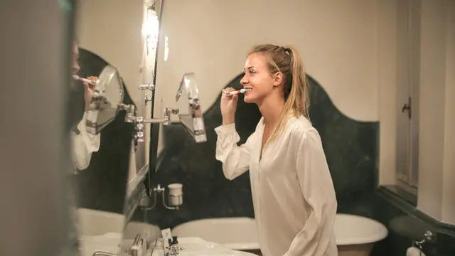 Menyikat Gigi Terlalu Cepat