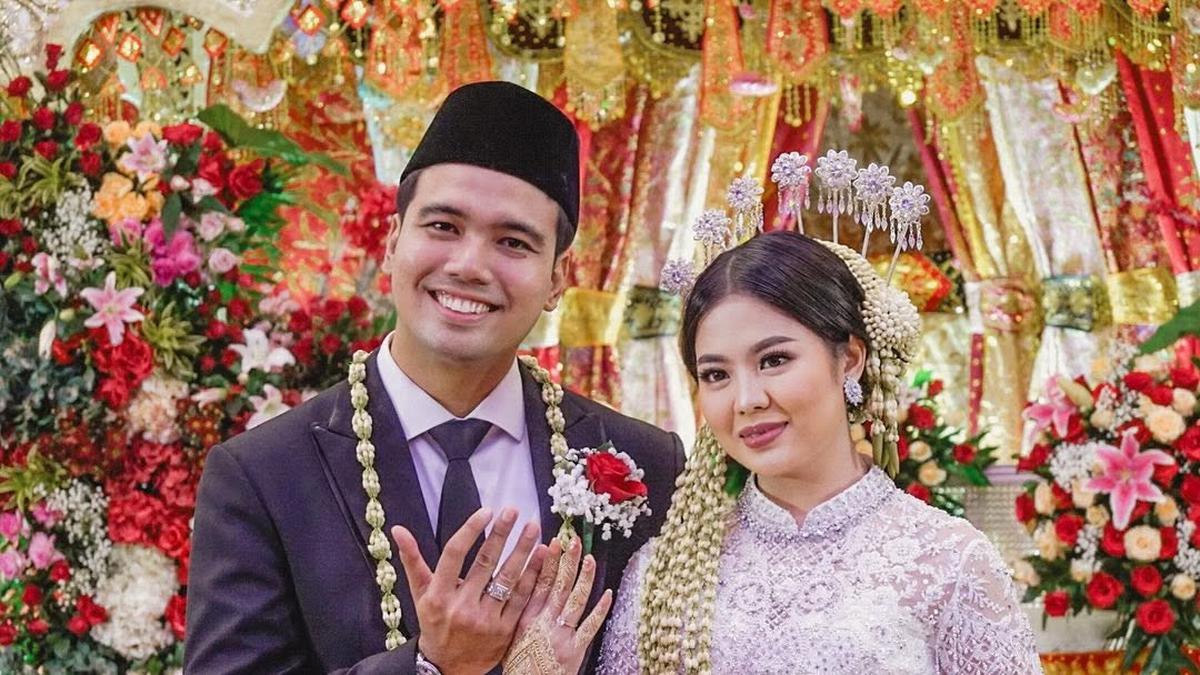 6 Pesona Kakak Ipar Fuji, Indah Tri Pertiwi Resmi Dinikahi Frans Faisal, Anggun dalam Balutan Adat Jawa Tanpa Paes