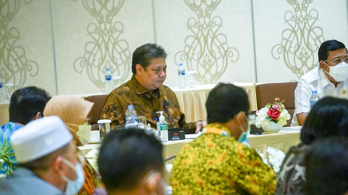 Airlangga Dinilai Layak Sebagai Bapak Ekonomi Kerakyatan, Apa Kata Golkar?