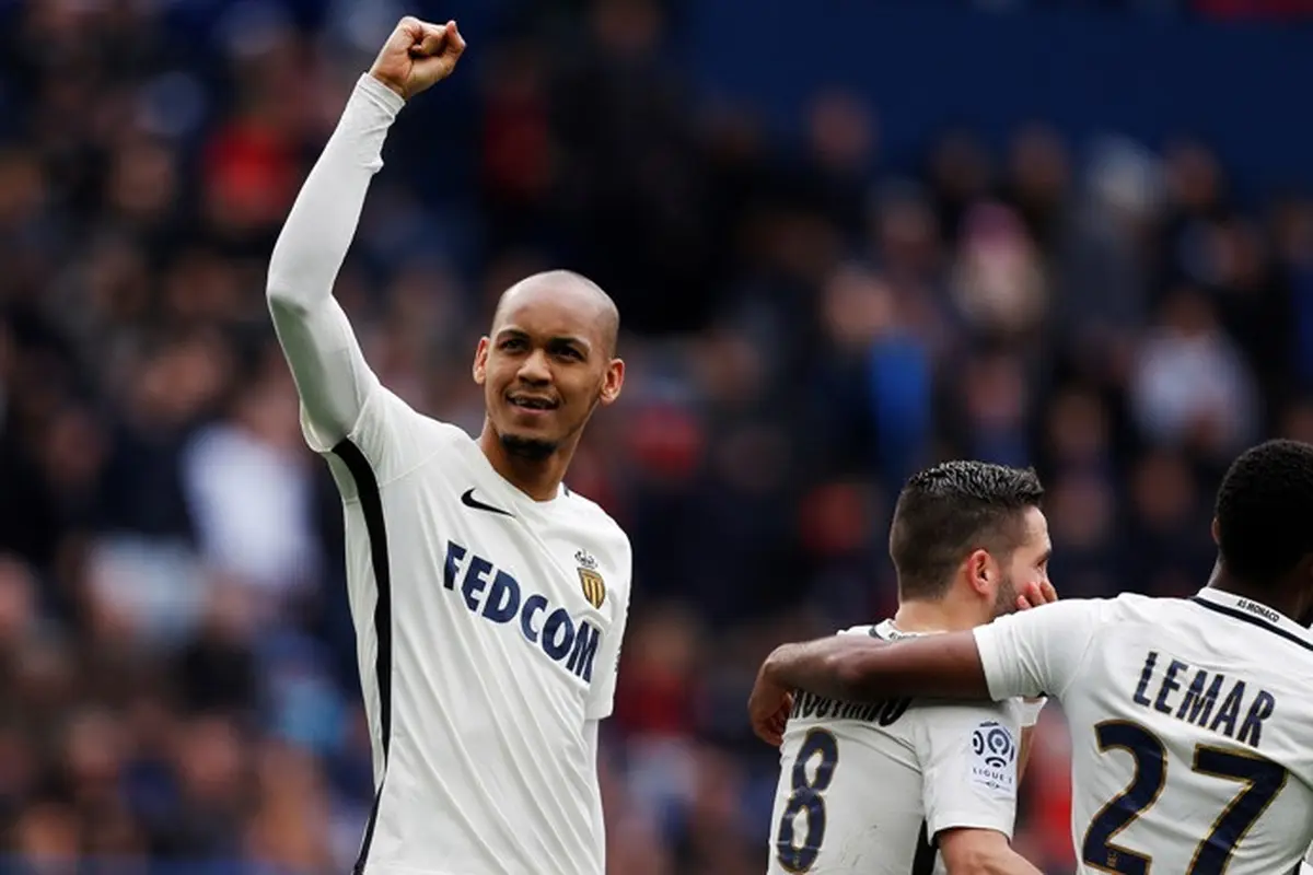 Sinyal Kepindahan Fabinho ke MU Menguat