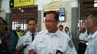 Direktur PT KAI Edi Sukmoro memastikan pelayanan selama mudik menggunakan kereta api lebih baik. Foto (Liputan6.com / Panji Prayitno)