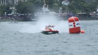 Pembalap F1 Powerboat uji coba rute di Danau Toba