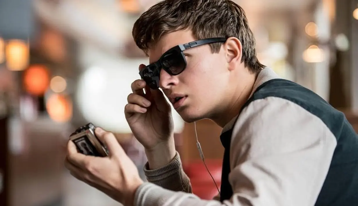 Dilansir dari Cosmopolitan, Baby Driver diperakan oleh Ansel Elgort. Film ini bikin deg-degan dengan soundtrack yang memanjakan telinga. (Sony)