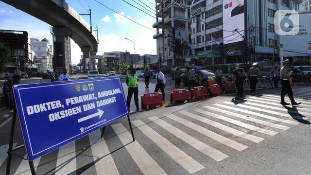 FOTO: Penyekatan di Perempatan Fatmawati