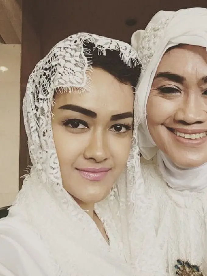 [Bintang] Jupe dan Ibu