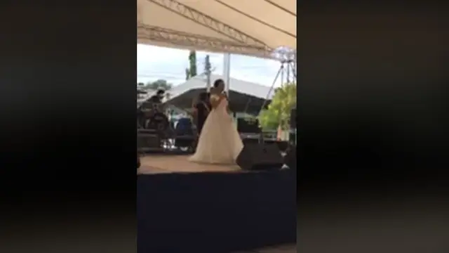 [Bintang] Kisah Pilu Seorang Perempuan yang Harus Mengumumkan Pembatalan Pernikahan Secara Live