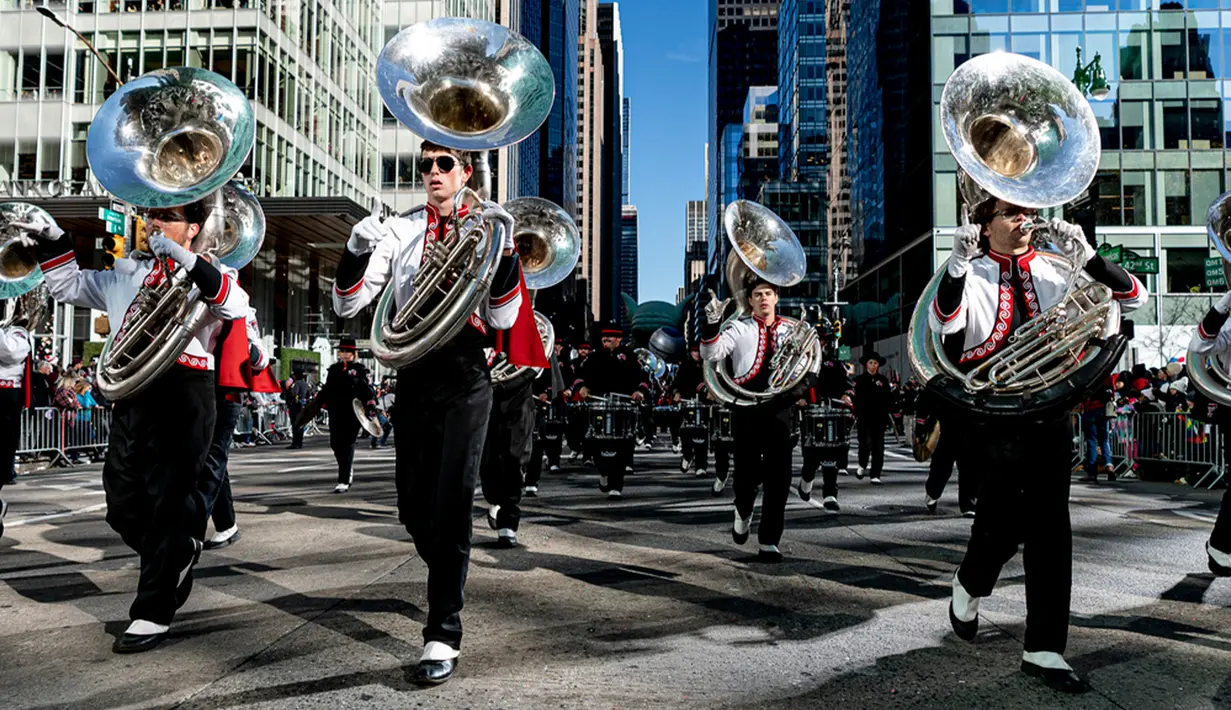Pada 23 November 2023, akan ada 25 balon, 31 kendaraan hias, 6 balon, 11 marching band, dan 18 selebriti ternama yang ditampilkan dalam parade tersebut, menurut situs resmi Macy. (AP Photo/Peter K. Afriyie)