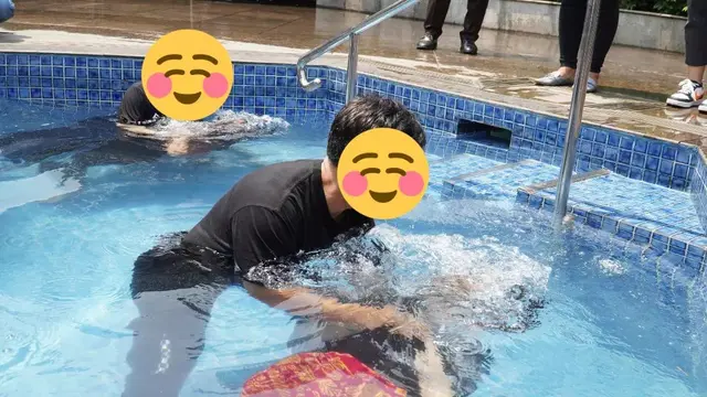 7 Potret Riri Febriana Mantan Artis Cilik Genta Buana saat Dibaptis, Sempat Berhijab